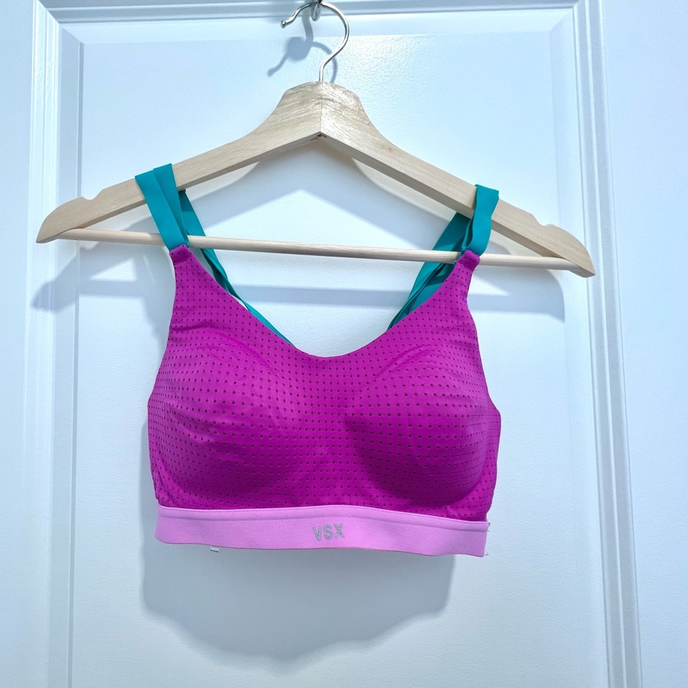 Victoria’s Secret sports bra size 32B